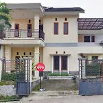 OYO 90815 Guest House Putri Sariwangi Syariah