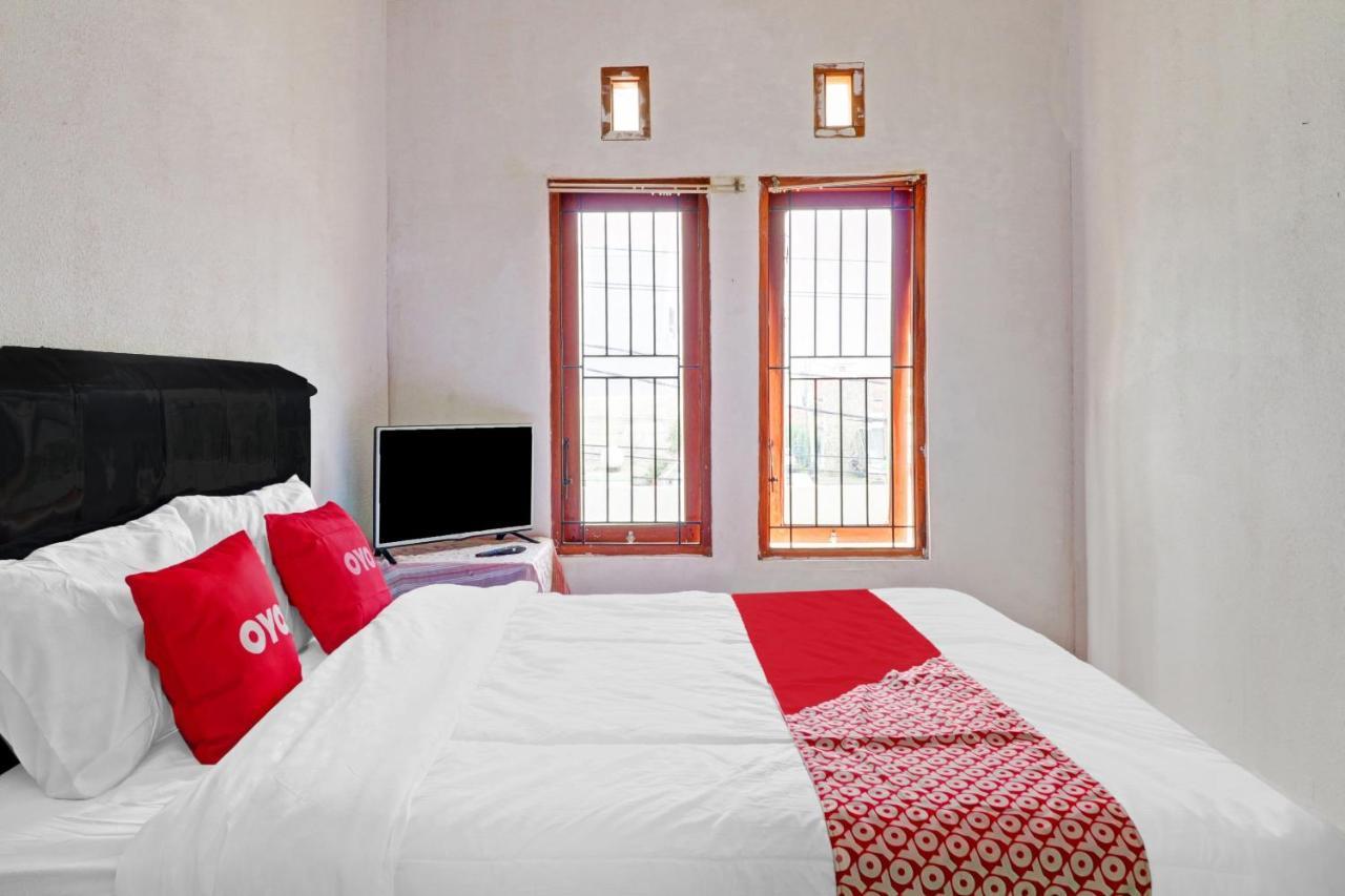 Hotel Oyo 90815 Putri Sariwangi Syariah