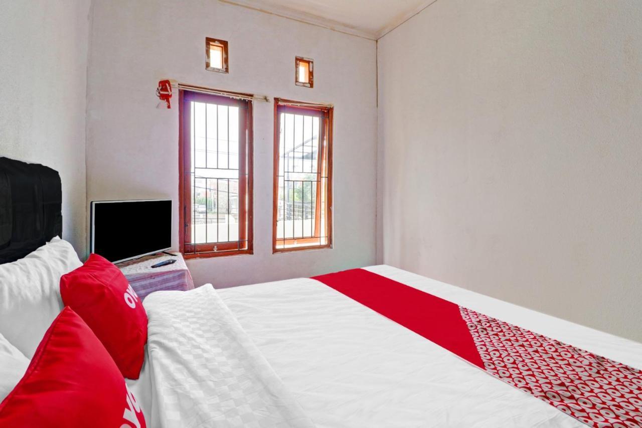 Oyo 90815 Putri Sariwangi Syariah Hotel Bandung